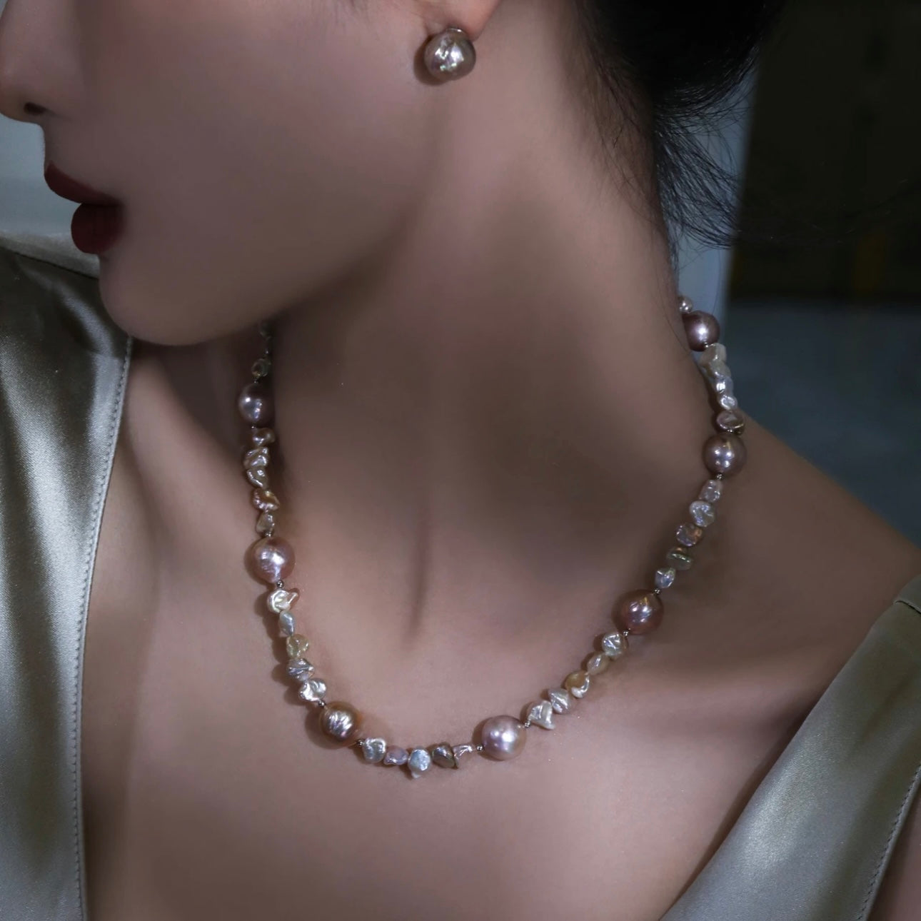 Natural Freshwater Pearl Necklace (Composed of Various Irregularly Shaped Pearls)